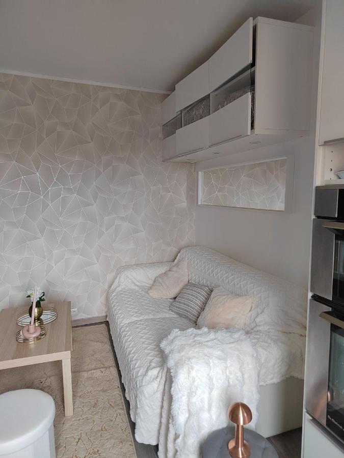 Studio Proche La Defense, Cosy Confort โคล็อมบ์ ภายนอก รูปภาพ