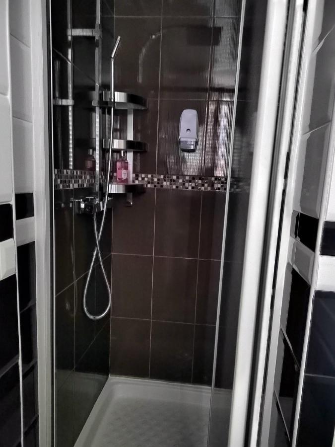 Studio Proche La Defense, Cosy Confort โคล็อมบ์ ภายนอก รูปภาพ